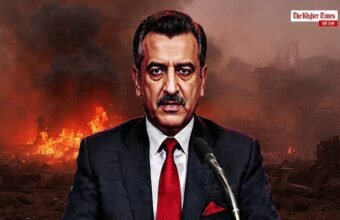 رضا پہلوی نے ایرانی شہریوں کی ہلاکتوں کو بھی نظرانداز کردیا، امریکا اسرائیل بمباری میں ہزاروں اموات کو ضمنی نقصان قرار دیدیا پشاور (دی خیبر ٹائمز مانیٹرنگ ڈیسک) ایران کے معزول شاہ کے بیٹے اور خود ساختہ جلاوطن اپوزیشن رہنما رضا پہلوی نے ایران پر امریکا اور اسرائیل کی شدید بمباری میں ہونے والی ہزاروں شہری ہلاکتوں کو بھی معمولی قرار دے کر اپنے ہی ملک کے عوام کو چونکا دیا ہے۔ رضا پہلوی نے ان تباہ کن حملوں میں مرنے والے بچوں خواتین اور عام شہریوں کی اموات کو ضمنی نقصان کہہ کر نہ صرف ایک بڑا سیاسی طوفان کھڑا کر دیا بلکہ اپنی سیاسی سوچ پر بھی سنگین سوالات کھڑے کر دئے ہیں۔ ایک غیر ملکی نشریاتی ادارے کو دئے گئے انٹرویو میں صحافی نے جب ان سے دو ٹوک سوال کیا کہ آپ جسے ضمنی نقصان کہہ رہے ہیں وہ دراصل ہزاروں ایرانی شہریوں کی جانیں ہیں۔ کیا آپ ایران پر مسلط جنگ کی حمایت کرکے اپنے لئے ایرانی سیاست میں کوئی جگہ باقی چھوڑ رہے ہیں۔ اس پر رضا پہلوی نے نہایت سرد مہری سے جواب دیا کہ مجھے نہیں معلوم آپ کے نزدیک بڑے نقصان سے کیا مراد ہے کیونکہ مجھے ایرانی حکومت کے اعداد و شمار پر یقین نہیں۔ انہوں نے دعویٰ کیا کہ اس جنگ میں اموات ہوئی ہیں لیکن زیادہ تر ہلاکتیں حکومتی عناصر کی ہیں۔ رضا پہلوی کے اس بیان نے سوشل میڈیا سے لے کر سیاسی حلقوں تک غم و غصے کی لہر دوڑا دی ہے کیونکہ عالمی رپورٹس ان کے اس دعوے کے بالکل برعکس تصویر پیش کر رہی ہیں۔ برطانوی خبر ایجنسی رائٹرز کے مطابق 28 فروری سے جنگ بندی تک امریکا اور اسرائیل کی مسلسل بمباری میں کم از کم 3 ہزار 400 افراد جاں بحق ہوئے جبکہ ہزاروں زخمی ہوئے۔ تباہ ہونے والی عمارتوں میں رہائشی مکانات اسکول اسپتال اور بنیادی شہری تنصیبات شامل ہیں۔ ہلاک ہونے والوں میں بڑی تعداد بچوں اور خواتین کی ہے۔ رپورٹ کے مطابق صرف جنوبی ایران کے شہر میناب میں ایک اسکول پر بمباری سے 168 کمسن بچے جان سے گئے تھے۔ ان مناظر نے پوری دنیا کو ہلا کر رکھ دیا تھا مگر رضا پہلوی نے ان جانوں کو بھی سیاسی مقصد کے نیچے دبا دیا۔ انسانی حقوق کی تنظیموں نے رضا پہلوی کے بیان کو غیر انسانی اور بے حس قرار دیتے ہوئے کہا ہے کہ کسی بھی جنگ میں معصوم شہریوں کی ہلاکت کو ضمنی نقصان کہنا دراصل ظلم کو جائز قرار دینے کے مترادف ہے۔ مبصرین کے مطابق ایک ایسا شخص جو اپنے ہی ملک کے بچوں کی لاشوں پر سیاسی تبدیلی کی امید باندھے وہ اخلاقی طور پر قیادت کا دعویٰ کھو دیتا ہے۔ رضا پہلوی ایران کے آخری بادشاہ محمد رضا شاہ پہلوی کے بیٹے ہیں جن کے خاندان کو 1979 کے اسلامی انقلاب کے بعد ایران سے فرار ہونا پڑا تھا۔ تب سے وہ مغربی دنیا میں رہتے ہوئے خود کو ایران میں نظام کی تبدیلی کا متبادل چہرہ ثابت کرنے کی کوشش کرتے رہے ہیں۔ تاہم ایران کے اندر انہیں ایک ایسے شخص کے طور پر دیکھا جاتا ہے جو بیرونی طاقتوں کے سہارے اقتدار کے خواب دیکھتا ہے۔ ان پر طویل عرصے سے یہ الزام لگتا رہا ہے کہ وہ اسرائیل اور امریکا کے ایران مخالف ایجنڈے کے قریب ہیں۔ یہ تاثر اس وقت مزید گہرا ہوا جب رضا پہلوی گزشتہ برس اسرائیل کے غیر معمولی دورے پر گئے اور وہاں اسرائیلی قیادت سے ملاقاتیں کرکے ایران کے خلاف سخت مؤقف اختیار کیا۔ انہوں نے امریکی اداروں اور تھنک ٹینکس میں بھی بارہا ایران پر مزید پابندیوں اور عالمی دباؤ کی وکالت کی۔ اب تازہ بیان نے ناقدین کو یہ کہنے کا موقع دیا ہے کہ رضا پہلوی صرف حکومت کے مخالف نہیں بلکہ ایران پر بیرونی حملوں کے بھی سیاسی حامی بن چکے ہیں۔ دلچسپ بات یہ ہے کہ ان کے اس مؤقف پر صرف ایرانی حکومت ہی نہیں بلکہ بیرون ملک موجود ایرانی اپوزیشن کے کئی حلقے بھی ان سے دور ہوتے دکھائی دے رہے ہیں۔ متعدد اپوزیشن کارکنوں نے کہا ہے کہ حکومت سے اختلاف اپنی جگہ مگر غیر ملکی بمباری میں معصوم شہریوں کی موت کو نظرانداز کرنا ناقابل قبول ہے۔ ایسے بیانات کسی بھی ممکنہ قومی رہنما کو عوام کے دلوں سے نکالنے کیلئے کافی ہوتے ہیں۔ سوشل میڈیا پر ایرانی صارفین نے سخت ردعمل دیتے ہوئے لکھا کہ جو شخص اپنے ہی وطن کے بچوں خواتین اور عام شہریوں کے خون کو محض ضمنی نقصان کہے وہ ایران کا نجات دہندہ نہیں ہو سکتا۔ کئی صارفین نے انہیں جنگ کا سیاسی تماشائی اور مغربی منصوبے کا ترجمان قرار دیا۔ سیاسی تجزیہ نگاروں کا کہنا ہے کہ رضا پہلوی شاید یہ سمجھ رہے تھے کہ جنگی دباؤ سے ایرانی حکومت کمزور ہوگی اور وہ خود ایک متبادل سیاسی چہرے کے طور پر ابھریں گے لیکن شہری ہلاکتوں پر ان کی بے حسی نے یہ امکان بری طرح متاثر کر دیا ہے۔ ایرانی عوام پہلے ہی بیرونی حملوں پر مشتعل ہیں اور اب ایسے بیانات ان شخصیات کے خلاف بھی نفرت بڑھا رہے ہیں جو اس تباہی کو جائز قرار دے رہی ہیں۔ بین الاقوامی مبصرین کے مطابق رضا پہلوی کا یہ بیان صرف ایک سیاسی لغزش نہیں بلکہ ان کی سوچ کی عکاسی ہے جس میں اقتدار کی خواہش انسانی جانوں کے احترام سے زیادہ اہم دکھائی دیتی ہے۔ یہی وجہ ہے کہ ان کا یہ انٹرویو اب ایران کی جنگی سیاست میں ایک نئے اور نہایت تلخ تنازعے کا مرکز بن چکا ہے۔