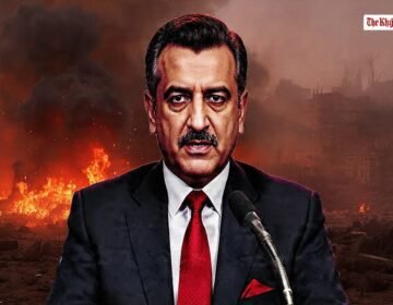 رضا پہلوی نے ایرانی شہریوں کی ہلاکتوں کو بھی نظرانداز کردیا، امریکا اسرائیل بمباری میں ہزاروں اموات کو ضمنی نقصان قرار دیدیا پشاور (دی خیبر ٹائمز مانیٹرنگ ڈیسک) ایران کے معزول شاہ کے بیٹے اور خود ساختہ جلاوطن اپوزیشن رہنما رضا پہلوی نے ایران پر امریکا اور اسرائیل کی شدید بمباری میں ہونے والی ہزاروں شہری ہلاکتوں کو بھی معمولی قرار دے کر اپنے ہی ملک کے عوام کو چونکا دیا ہے۔ رضا پہلوی نے ان تباہ کن حملوں میں مرنے والے بچوں خواتین اور عام شہریوں کی اموات کو ضمنی نقصان کہہ کر نہ صرف ایک بڑا سیاسی طوفان کھڑا کر دیا بلکہ اپنی سیاسی سوچ پر بھی سنگین سوالات کھڑے کر دئے ہیں۔ ایک غیر ملکی نشریاتی ادارے کو دئے گئے انٹرویو میں صحافی نے جب ان سے دو ٹوک سوال کیا کہ آپ جسے ضمنی نقصان کہہ رہے ہیں وہ دراصل ہزاروں ایرانی شہریوں کی جانیں ہیں۔ کیا آپ ایران پر مسلط جنگ کی حمایت کرکے اپنے لئے ایرانی سیاست میں کوئی جگہ باقی چھوڑ رہے ہیں۔ اس پر رضا پہلوی نے نہایت سرد مہری سے جواب دیا کہ مجھے نہیں معلوم آپ کے نزدیک بڑے نقصان سے کیا مراد ہے کیونکہ مجھے ایرانی حکومت کے اعداد و شمار پر یقین نہیں۔ انہوں نے دعویٰ کیا کہ اس جنگ میں اموات ہوئی ہیں لیکن زیادہ تر ہلاکتیں حکومتی عناصر کی ہیں۔ رضا پہلوی کے اس بیان نے سوشل میڈیا سے لے کر سیاسی حلقوں تک غم و غصے کی لہر دوڑا دی ہے کیونکہ عالمی رپورٹس ان کے اس دعوے کے بالکل برعکس تصویر پیش کر رہی ہیں۔ برطانوی خبر ایجنسی رائٹرز کے مطابق 28 فروری سے جنگ بندی تک امریکا اور اسرائیل کی مسلسل بمباری میں کم از کم 3 ہزار 400 افراد جاں بحق ہوئے جبکہ ہزاروں زخمی ہوئے۔ تباہ ہونے والی عمارتوں میں رہائشی مکانات اسکول اسپتال اور بنیادی شہری تنصیبات شامل ہیں۔ ہلاک ہونے والوں میں بڑی تعداد بچوں اور خواتین کی ہے۔ رپورٹ کے مطابق صرف جنوبی ایران کے شہر میناب میں ایک اسکول پر بمباری سے 168 کمسن بچے جان سے گئے تھے۔ ان مناظر نے پوری دنیا کو ہلا کر رکھ دیا تھا مگر رضا پہلوی نے ان جانوں کو بھی سیاسی مقصد کے نیچے دبا دیا۔ انسانی حقوق کی تنظیموں نے رضا پہلوی کے بیان کو غیر انسانی اور بے حس قرار دیتے ہوئے کہا ہے کہ کسی بھی جنگ میں معصوم شہریوں کی ہلاکت کو ضمنی نقصان کہنا دراصل ظلم کو جائز قرار دینے کے مترادف ہے۔ مبصرین کے مطابق ایک ایسا شخص جو اپنے ہی ملک کے بچوں کی لاشوں پر سیاسی تبدیلی کی امید باندھے وہ اخلاقی طور پر قیادت کا دعویٰ کھو دیتا ہے۔ رضا پہلوی ایران کے آخری بادشاہ محمد رضا شاہ پہلوی کے بیٹے ہیں جن کے خاندان کو 1979 کے اسلامی انقلاب کے بعد ایران سے فرار ہونا پڑا تھا۔ تب سے وہ مغربی دنیا میں رہتے ہوئے خود کو ایران میں نظام کی تبدیلی کا متبادل چہرہ ثابت کرنے کی کوشش کرتے رہے ہیں۔ تاہم ایران کے اندر انہیں ایک ایسے شخص کے طور پر دیکھا جاتا ہے جو بیرونی طاقتوں کے سہارے اقتدار کے خواب دیکھتا ہے۔ ان پر طویل عرصے سے یہ الزام لگتا رہا ہے کہ وہ اسرائیل اور امریکا کے ایران مخالف ایجنڈے کے قریب ہیں۔ یہ تاثر اس وقت مزید گہرا ہوا جب رضا پہلوی گزشتہ برس اسرائیل کے غیر معمولی دورے پر گئے اور وہاں اسرائیلی قیادت سے ملاقاتیں کرکے ایران کے خلاف سخت مؤقف اختیار کیا۔ انہوں نے امریکی اداروں اور تھنک ٹینکس میں بھی بارہا ایران پر مزید پابندیوں اور عالمی دباؤ کی وکالت کی۔ اب تازہ بیان نے ناقدین کو یہ کہنے کا موقع دیا ہے کہ رضا پہلوی صرف حکومت کے مخالف نہیں بلکہ ایران پر بیرونی حملوں کے بھی سیاسی حامی بن چکے ہیں۔ دلچسپ بات یہ ہے کہ ان کے اس مؤقف پر صرف ایرانی حکومت ہی نہیں بلکہ بیرون ملک موجود ایرانی اپوزیشن کے کئی حلقے بھی ان سے دور ہوتے دکھائی دے رہے ہیں۔ متعدد اپوزیشن کارکنوں نے کہا ہے کہ حکومت سے اختلاف اپنی جگہ مگر غیر ملکی بمباری میں معصوم شہریوں کی موت کو نظرانداز کرنا ناقابل قبول ہے۔ ایسے بیانات کسی بھی ممکنہ قومی رہنما کو عوام کے دلوں سے نکالنے کیلئے کافی ہوتے ہیں۔ سوشل میڈیا پر ایرانی صارفین نے سخت ردعمل دیتے ہوئے لکھا کہ جو شخص اپنے ہی وطن کے بچوں خواتین اور عام شہریوں کے خون کو محض ضمنی نقصان کہے وہ ایران کا نجات دہندہ نہیں ہو سکتا۔ کئی صارفین نے انہیں جنگ کا سیاسی تماشائی اور مغربی منصوبے کا ترجمان قرار دیا۔ سیاسی تجزیہ نگاروں کا کہنا ہے کہ رضا پہلوی شاید یہ سمجھ رہے تھے کہ جنگی دباؤ سے ایرانی حکومت کمزور ہوگی اور وہ خود ایک متبادل سیاسی چہرے کے طور پر ابھریں گے لیکن شہری ہلاکتوں پر ان کی بے حسی نے یہ امکان بری طرح متاثر کر دیا ہے۔ ایرانی عوام پہلے ہی بیرونی حملوں پر مشتعل ہیں اور اب ایسے بیانات ان شخصیات کے خلاف بھی نفرت بڑھا رہے ہیں جو اس تباہی کو جائز قرار دے رہی ہیں۔ بین الاقوامی مبصرین کے مطابق رضا پہلوی کا یہ بیان صرف ایک سیاسی لغزش نہیں بلکہ ان کی سوچ کی عکاسی ہے جس میں اقتدار کی خواہش انسانی جانوں کے احترام سے زیادہ اہم دکھائی دیتی ہے۔ یہی وجہ ہے کہ ان کا یہ انٹرویو اب ایران کی جنگی سیاست میں ایک نئے اور نہایت تلخ تنازعے کا مرکز بن چکا ہے۔