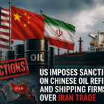 امریکا نے چین کی آئل ریفائنری اور شپنگ کمپنیوں پر پابندیاں عائد کردیں، ایران کی تیل برآمدات نشانے پر پشاور ( دی خیبرٹائمز مانیٹرنگ ڈیسک ) امریکا نے ایران کے ساتھ تجارتی روابط رکھنے والی چین میں قائم ایک بڑی آئل ریفائنری، تقریباً 40 شپنگ کمپنیوں اور درجنوں آئل ٹینکرز پر نئی اقتصادی پابندیاں عائد کر دی ہیں۔ یہ اقدام امریکی صدر ڈونلڈ ٹرمپ کی جانب سے ایران کے ساتھ کاروبار کرنے والے ممالک اور اداروں کو خبردار کرنے کے بعد سامنے آیا ہے اور اسے تہران پر معاشی دباؤ بڑھانے کی نئی کوشش قرار دیا جا رہا ہے۔ غیر ملکی خبر رساں اداروں کے مطابق امریکی محکمہ خزانہ نے جمعہ کے روز اعلان کیا کہ چین کی ایک معروف نجی آئل ریفائنری اور اس سے منسلک شپنگ نیٹ ورک ایران سے خام تیل خریدنے، ذخیرہ کرنے اور عالمی منڈیوں تک منتقل کرنے میں ملوث پایا گیا، جس کے بعد ان پر باضابطہ پابندیاں نافذ کردی گئی ہیں۔ امریکی حکام کے مطابق پابندیوں کی زد میں آنے والی کمپنیوں میں متعدد شپنگ فرمیں، سمندری لاجسٹک آپریٹرز، آئل بروکرز اور تقریباً 40 ٹینکرز شامل ہیں جو مبینہ طور پر ایرانی تیل کو خفیہ راستوں، جعلی دستاویزات اور مختلف جھنڈوں کے تحت عالمی منڈیوں تک پہنچاتے رہے۔ امریکی محکمہ خزانہ کے بیان میں کہا گیا ہے کہ ایران اپنی تیل برآمدات سے حاصل ہونے والی آمدنی کو خطے میں عسکری سرگرمیوں، اتحادی ملیشیاؤں کی معاونت اور حساس جوہری پروگرام کے لئے استعمال کرتا ہے، اس لیے واشنگٹن ایران کے ہر اس مالی ذریعے کو نشانہ بنا رہا ہے جو اسے عالمی پابندیوں کے باوجود زندہ رکھے ہوئے ہے۔ بیان میں کہا گیا کہ، جو کمپنیاں، بینک، شپنگ ادارے یا ریفائنریز ایرانی تیل کے کاروبار میں شریک ہوں گی، انہیں امریکی مالیاتی نظام تک رسائی سے محروم کیا جائے گا۔ امریکی حکام کا کہنا ہے کہ یہ پابندیاں صرف ایران ہی نہیں بلکہ ان تمام بین الاقوامی نیٹ ورکس کے خلاف ہیں جو تہران کی تیل تجارت کو سہارا دے رہے ہیں۔ یہ پابندیاں ایسے وقت میں سامنے آئی ہیں جب صدر ڈونلڈ ٹرمپ نے چند روز قبل ایک سخت بیان میں کہا تھا کہ جو بھی ملک یا کمپنی ایران سے تیل خریدے گی یا اس کے ساتھ کاروبار کرے گی، اسے امریکی پابندیوں کے سنگین نتائج بھگتنا ہوں گے۔ ٹرمپ انتظامیہ کی جانب سے یہ واضح کیا گیا تھا کہ ایران کو معاشی طور پر مکمل تنہائی میں دھکیلنا واشنگٹن کی ترجیح ہے تاکہ تہران کو اپنے جوہری اور علاقائی پالیسیوں پر پسپائی اختیار کرنے پر مجبور کیا جا سکے۔ تجزیہ کاروں کے مطابق تازہ پابندیاں اسی زیرو ایرانی آئل ایکسپورٹ حکمت عملی کا تسلسل ہیں۔ عالمی توانائی مارکیٹ کے اعداد و شمار کے مطابق چین ایران سے خام تیل خریدنے والے بڑے خریداروں میں شامل ہے۔ اگرچہ چین سرکاری سطح پر امریکی یکطرفہ پابندیوں کو تسلیم نہیں کرتا، تاہم چینی نجی ریفائنریز اور آزاد شپنگ نیٹ ورکس ایران سے رعایتی نرخوں پر خام تیل حاصل کرتے رہے ہیں۔ ماہرین کا کہنا ہے کہ ایران امریکی پابندیوں کے باوجود اپنی یومیہ لاکھوں بیرل تیل کی فروخت کا بڑا حصہ چین کو مختلف غیر رسمی راستوں سے بھیجتا ہے۔ اس مقصد کے لئے اکثر جہازوں کے نام تبدیل کئے جاتے ہیں سمندر میں تیل ایک ٹینکر سے دوسرے میں منتقل کیا جاتا ہے۔ کارگو دستاویزات میں اصل ملک چھپایا جاتا ہے، مختلف ممالک کے جھنڈے استعمال کئے جاتے ہیں امریکا کا دعویٰ ہے کہ تازہ پابندیاں اسی خفیہ نیٹ ورک کو توڑنے کیلئے لگائی گئی ہیں۔ ایران کی معیشت پہلے ہی شدید افراط زر، کرنسی کی گراوٹ، بے روزگاری اور بین الاقوامی تنہائی کا شکار ہے۔ ایسے میں تیل کی برآمدات ہی تہران کیلئے سب سے بڑا زرمبادلہ ذریعہ سمجھی جاتی ہیں۔ اقتصادی ماہرین کے مطابق اگر چین کی ریفائنریز اور شپنگ نیٹ ورکس پر امریکی دباؤ مؤثر ثابت ہوتا ہے تو ایران کی یومیہ تیل برآمدات میں کمی آسکتی ہے، حکومت کی آمدنی متاثر ہوگی، عالمی ادائیگیوں کا نظام مزید محدود ہوگا، ایرانی ریال پر دباؤ بڑھے گا۔ بیجنگ نے فوری طور پر ان پابندیوں پر باضابطہ ردعمل نہیں دیا، تاہم ماضی میں چین امریکی یکطرفہ اقتصادی اقدامات کو بین الاقوامی تجارت میں مداخلت قرار دیتا رہا ہے۔ تجزیہ کاروں کے مطابق یہ فیصلہ ایسے وقت میں آیا ہے جب، امریکا اور چین کے درمیان تجارتی جنگ دوبارہ شدت اختیار کر رہی ہے۔ ایران امریکا جوہری مذاکرات غیر یقینی صورتحال کا شکار ہیں، اس لئے تازہ پابندیاں صرف ایران مخالف اقدام نہیں بلکہ چین کو بھی ایک واضح سفارتی پیغام تصور کی جا رہی ہیں۔ توانائی ماہرین کے مطابق اگر ایرانی تیل کی سپلائی مزید محدود ہوتی ہے تو عالمی منڈی میں خام تیل کی قیمتوں میں اتار چڑھاؤ بڑھ سکتا ہے، خاص طور پر ایسے وقت میں جب مشرق وسطیٰ پہلے ہی سیکیورٹی خدشات اور سمندری راستوں کی غیر یقینی صورتحال سے دوچار ہے۔ مبصرین کا خیال ہے کہ آبنائے ہرمز اور خلیجی بحری گزرگاہوں میں کسی بھی نئی کشیدگی سے عالمی ترسیل متاثر ہو سکتی ہے۔ بین الاقوامی امور کے ماہرین کا کہنا ہے کہ امریکا اب ایران کے خلاف صرف براہ راست پابندیوں تک محدود نہیں بلکہ تہران کے ہر تجارتی شراکت دار، خریدار اور ترسیلی نیٹ ورک کو بھی نشانہ بنا رہا ہے۔ اس سے واضح ہوتا ہے کہ، واشنگٹن ایران کو معاشی طور پر اس نہج پر لے جانا چاہتا ہے جہاں وہ یا تو مذاکرات میں مکمل لچک دکھائے یا شدید مالی بحران کا سامنا کرے۔