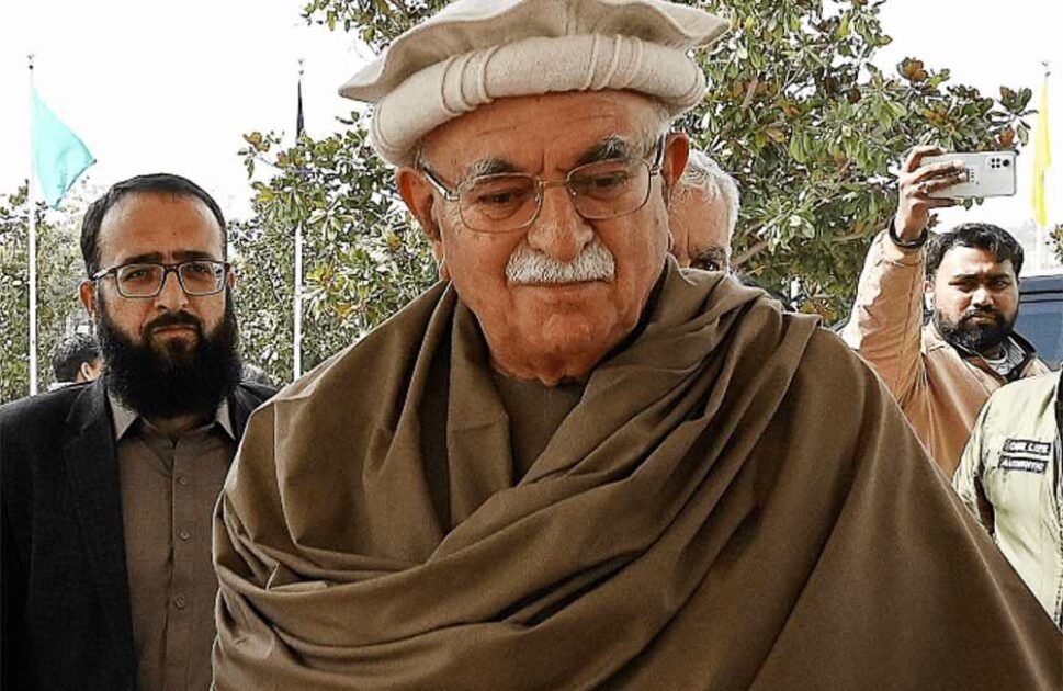 Mahmood Khan Achakzai addresses Pakistan's National Assembly, calling for political unity, parliamentary strength, dialogue with opposition parties, and easing restrictions on PTI founder Imran Khan.