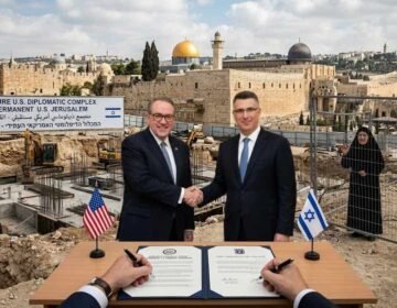 Conceptual image of the permanent US Embassy Jerusalem construction agreement with US and Israeli flags.