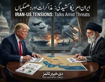 ڈونلڈ ٹرمپ اور آیت اللہ خامنہ ای کے درمیان مذاکرات کی میز پر تناؤ کا منظر، جس کے پس منظر میں سیکیورٹی اور عسکری آمادگی دکھائی گئی ہے۔