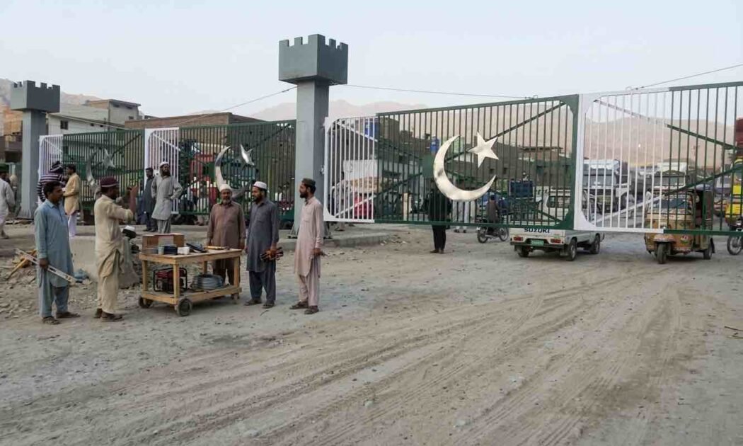 Closed main border gate and local individuals at the Pak-Afghan Torkham border