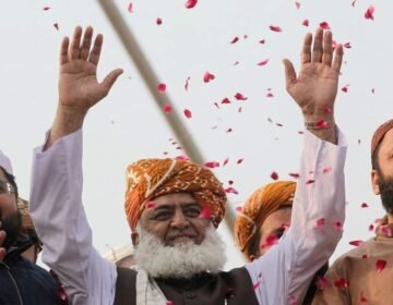 JUI-F Chief Maulana Fazlur Rehman addressing the Wahdat-e-Ummat conference in Karachi alongside a public protest in Lahore expressing solidarity with Saudi Arabia.